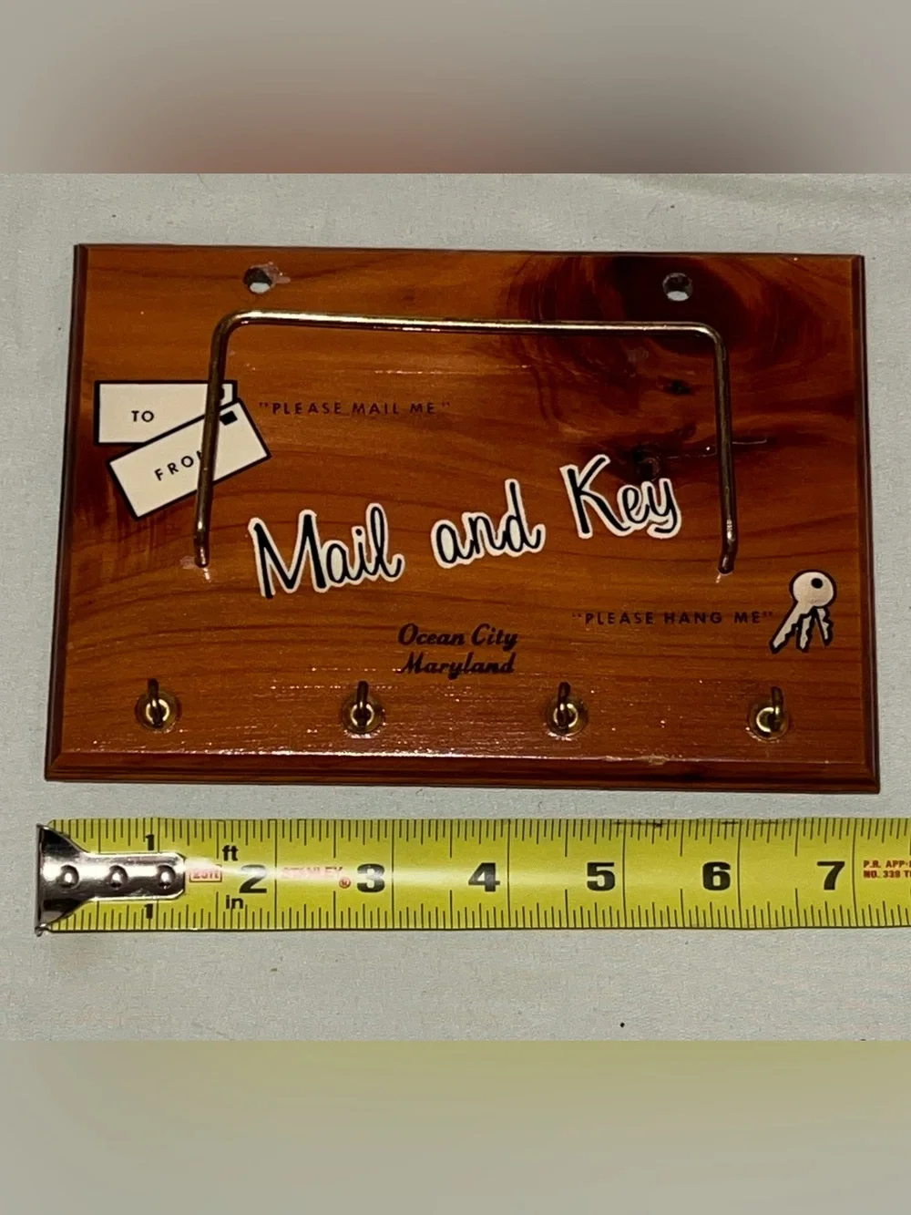 Mail and Key Holder Wood Wall Décor